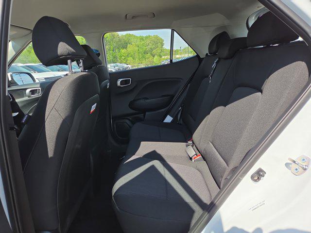 2026 Hyundai Venue SE - Photo 6