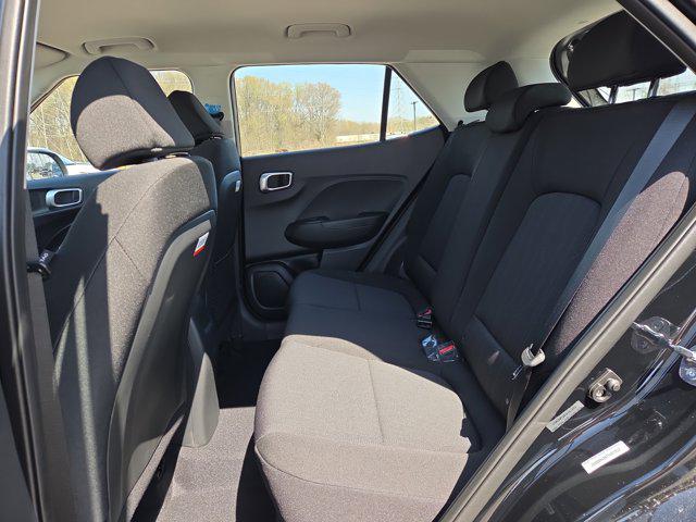2026 Hyundai Venue SE - Photo 6
