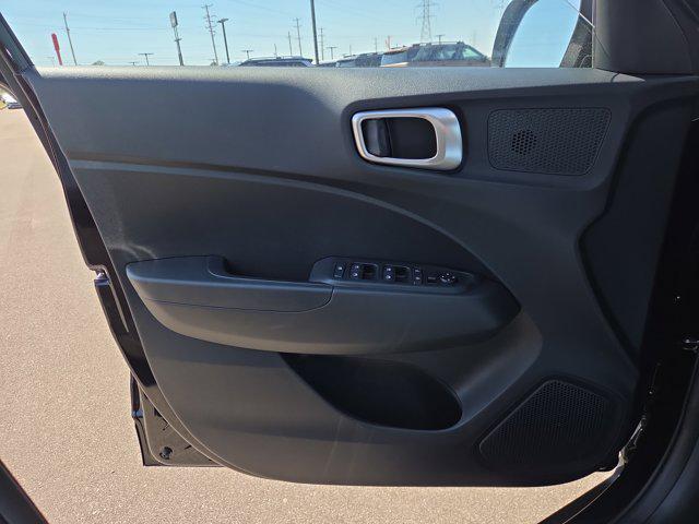 2026 Hyundai Venue SE - Photo 8