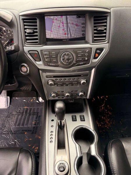 2018 Nissan Pathfinder SL