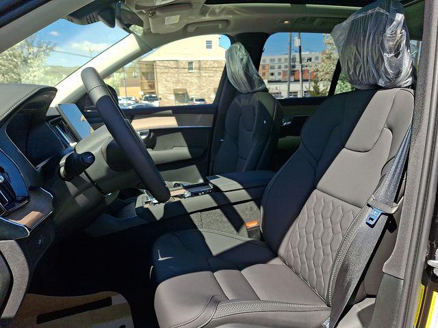 2026 Volvo XC90 Plus, B6 AWD Gas (mild hybrid), Gasoline, Bright, 7 Seats