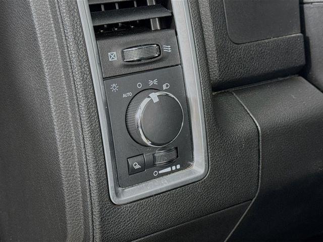 2024 Ram 1500 Classic Warlock Crew Cab 4x4 5'7" Box