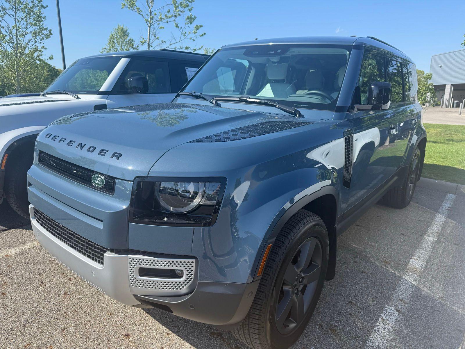 /2025 Land-Rover Defender