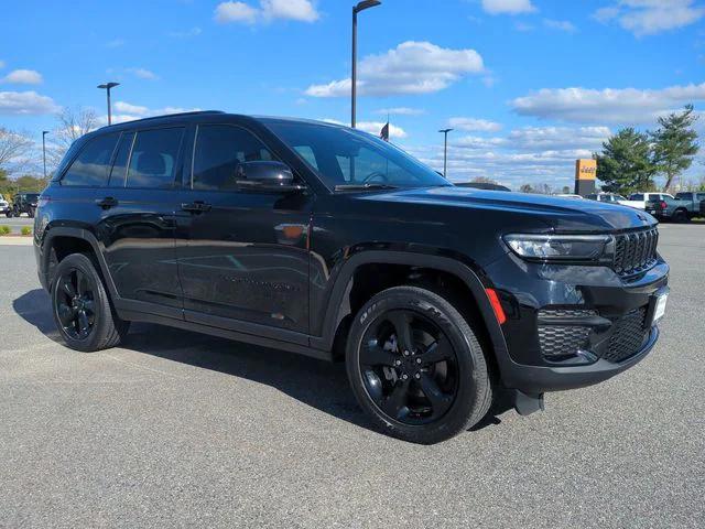 2023 Jeep Grand Cherokee Altitude 4x4 2023 Jeep Grand Cherokee Altitude 4x4