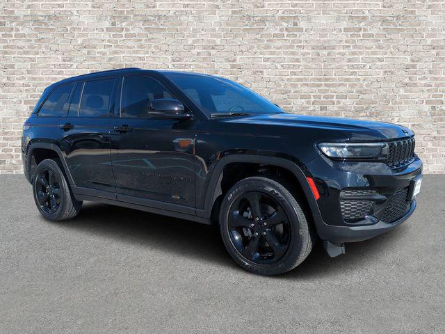 2023 Jeep Grand Cherokee Altitude 4x4 2023 Jeep Grand Cherokee Altitude 4x4