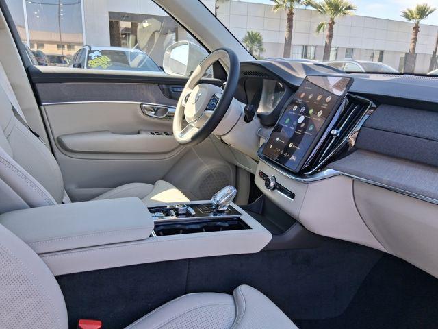 2026 Volvo XC90 Ultra, B6 AWD Gas (mild hybrid), Gasoline, Bright, 7 Seats