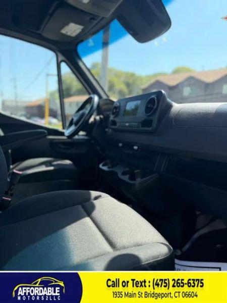 2022 Mercedes-Benz Sprinter 1500 Standard Roof I4