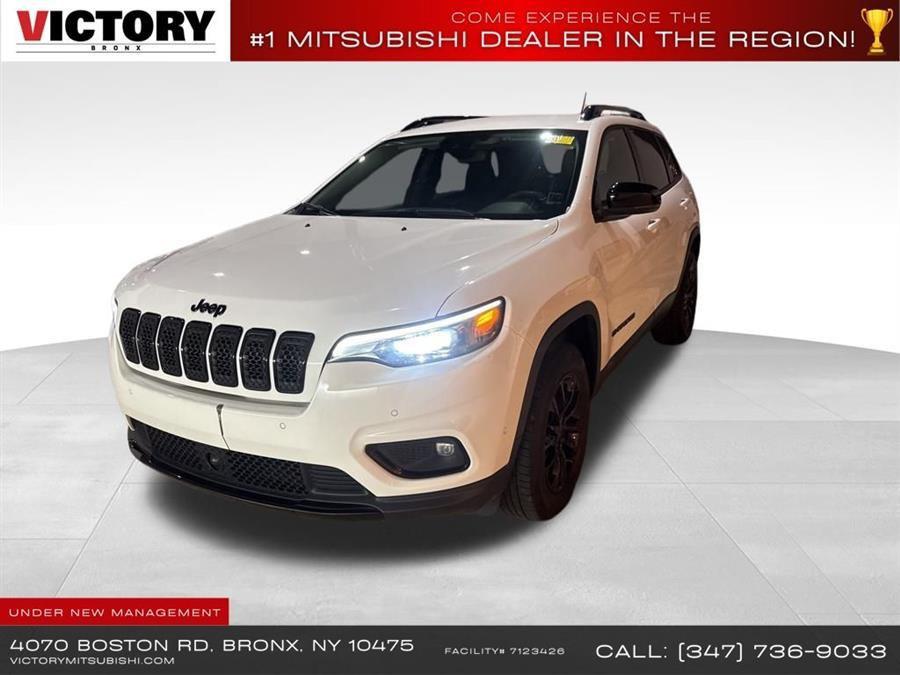Bright White Clearcoat 2023 Jeep Cherokee Altitude 4WD SUV / Crossover 9-Speed Automatic