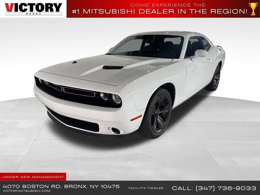 White Knuckle Clearcoat 2023 Dodge Challenger SXT RWD Coupe Rear-Wheel Drive 8-Speed Automatic