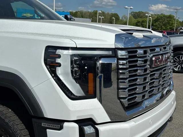 2026 GMC Sierra 2500HD Crew Cab, Standard Bed, Denali, 4WD