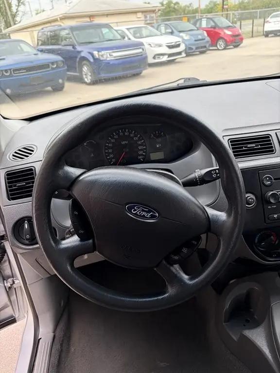 2005 Ford Focus ZX4