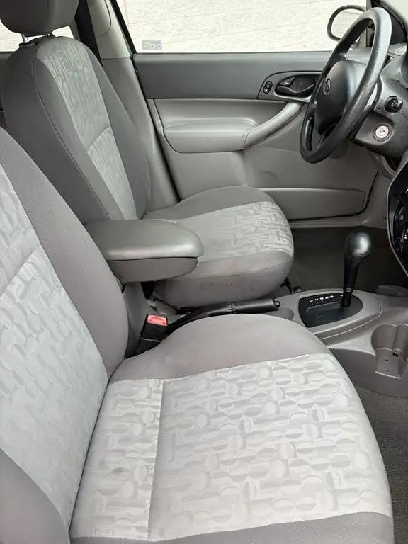 2005 Ford Focus ZX4
