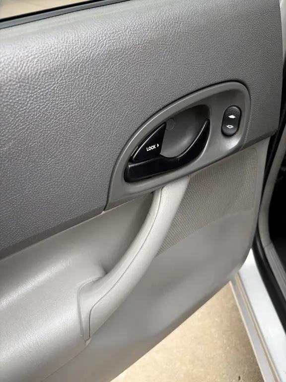 2005 Ford Focus ZX4