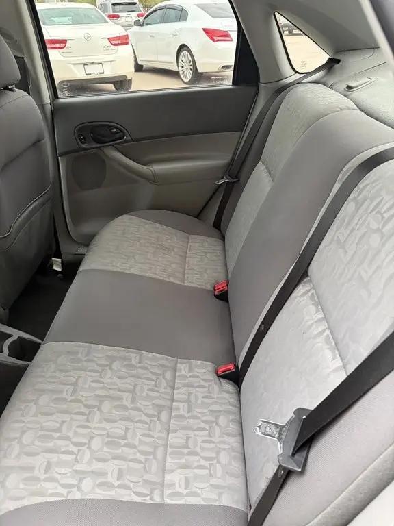 2005 Ford Focus ZX4