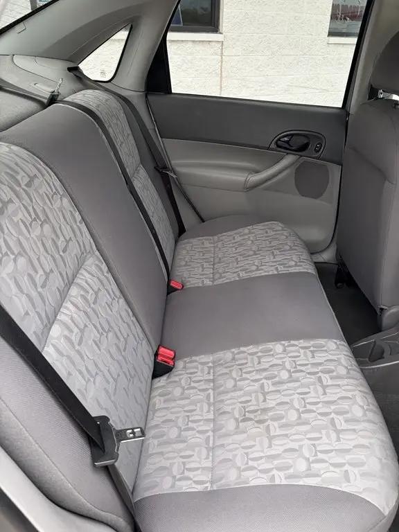 2005 Ford Focus ZX4