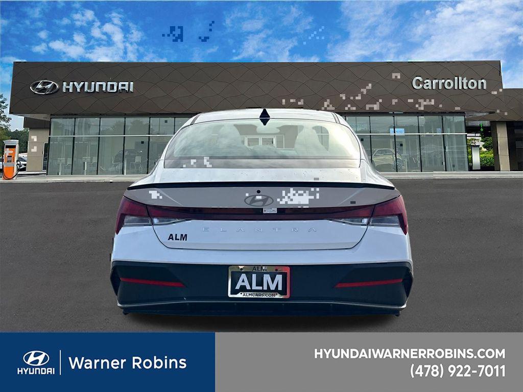 New 2025 White HYUNDAI SEL Sport image 5