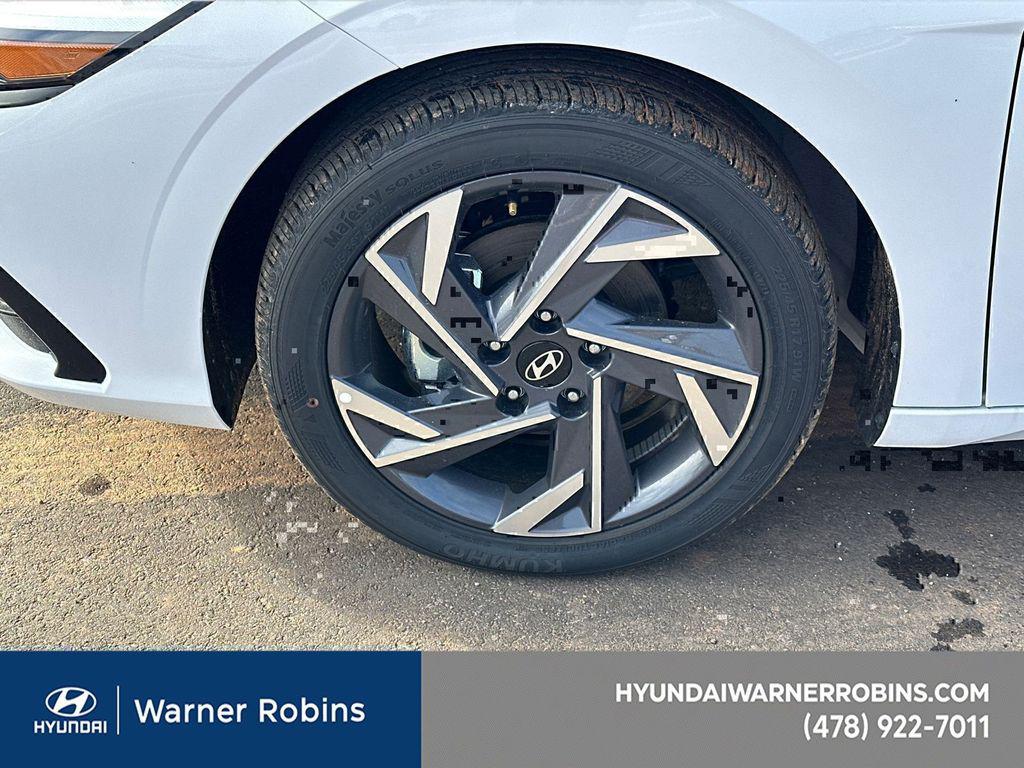 New 2025 White HYUNDAI SEL Sport image 10