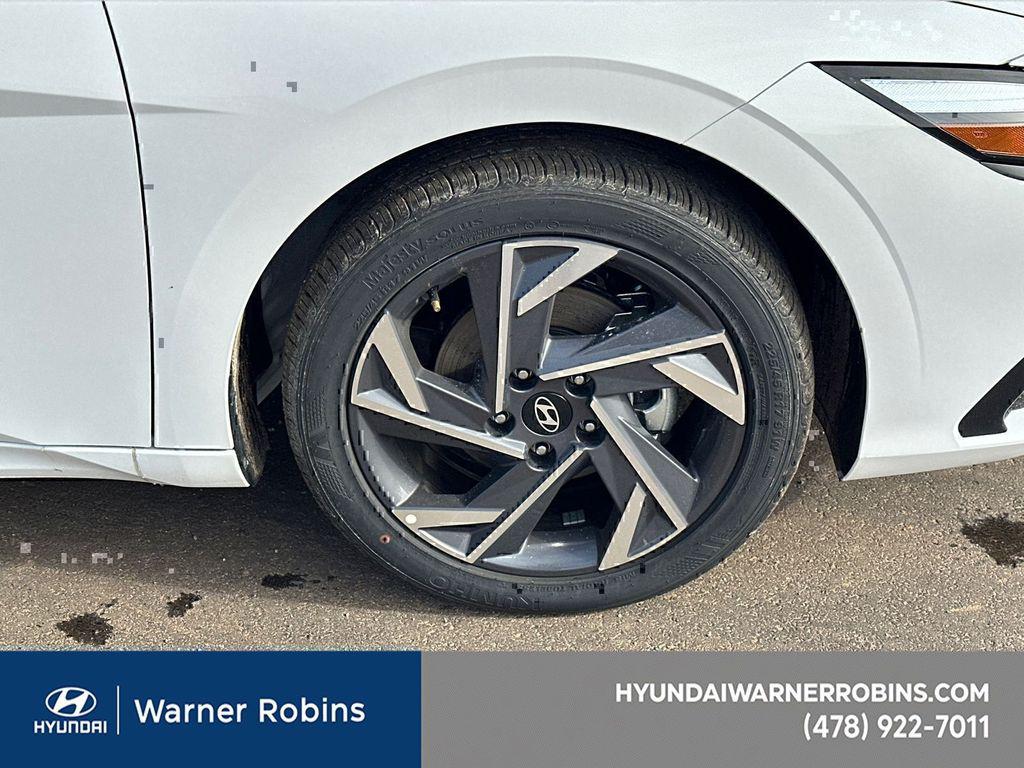 New 2025 White HYUNDAI SEL Sport image 11