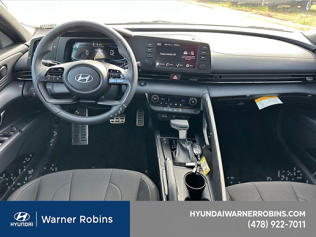 New 2025 White HYUNDAI SEL Sport image 21
