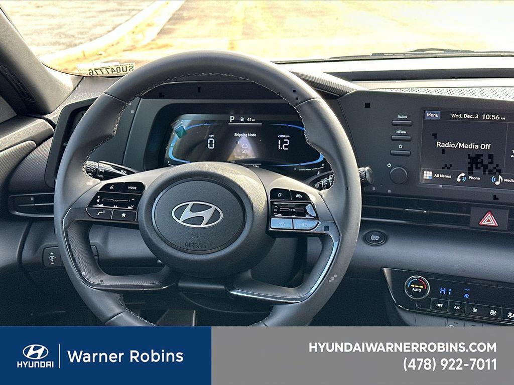 New 2025 White HYUNDAI SEL Sport image 22