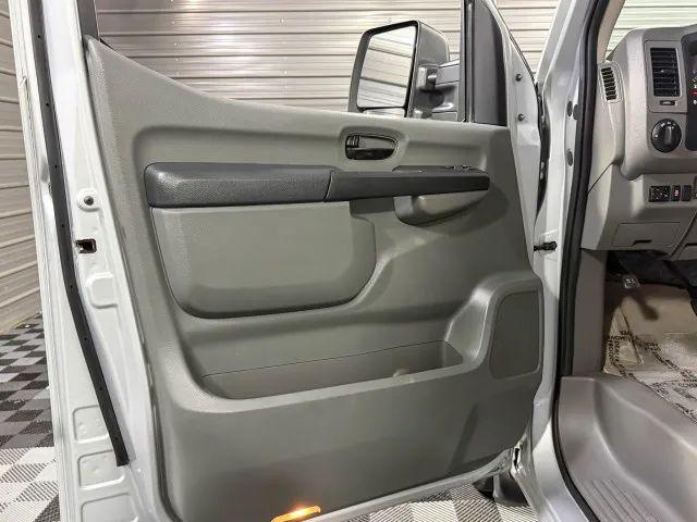 2019 Nissan 3500 SL V8