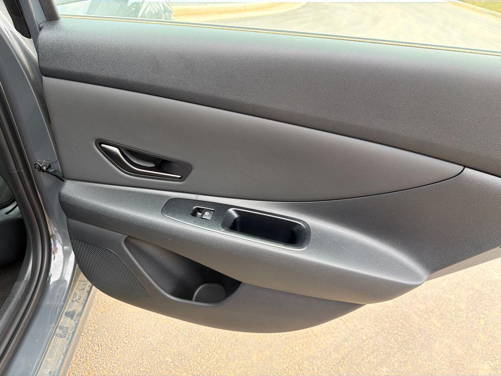 New 2026 Gray HYUNDAI SEL Sport image 17