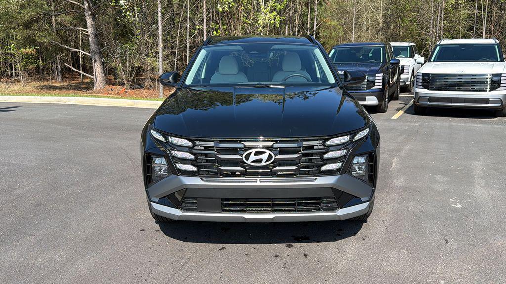 New 2026 Black HYUNDAI SEL FWD image 2