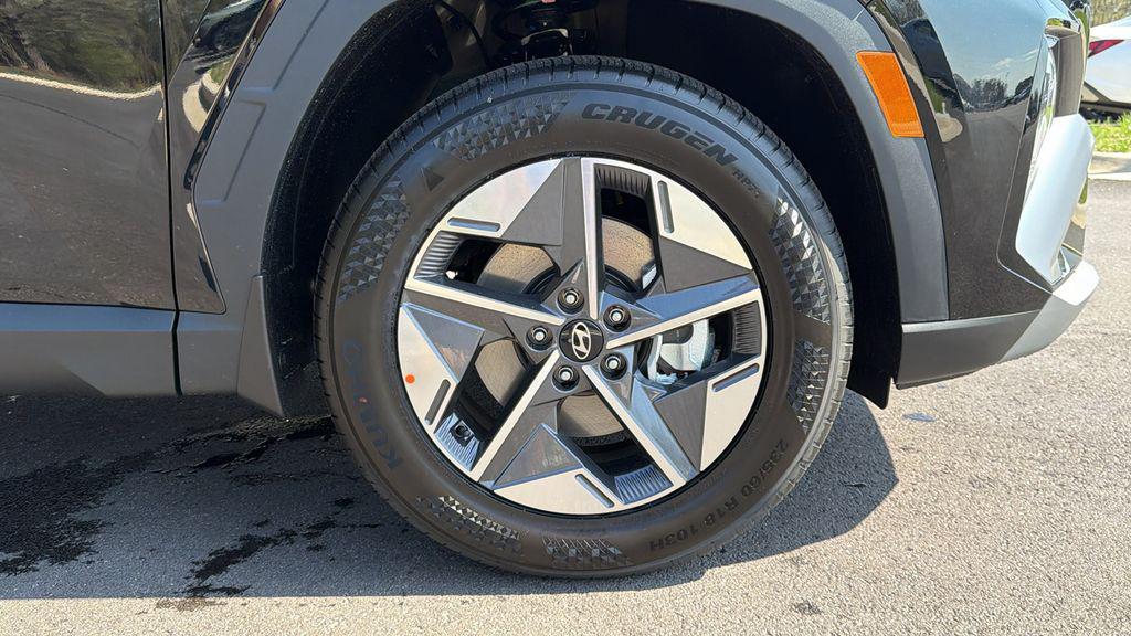 New 2026 Black HYUNDAI SEL FWD image 14