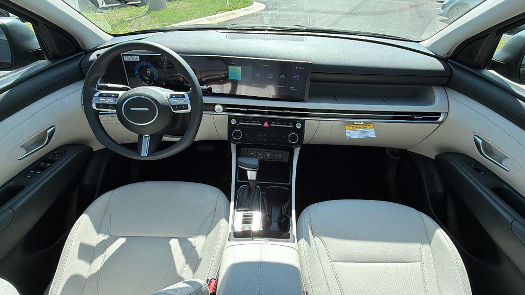 New 2026 Black HYUNDAI SEL FWD image 25