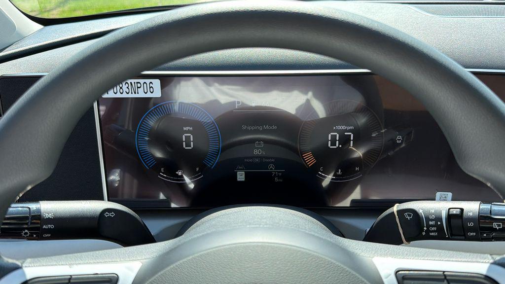 New 2026 Black HYUNDAI SEL FWD image 33