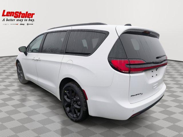 2026 Chrysler Pacifica Select AWD