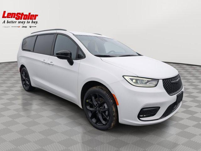 2026 Chrysler Pacifica Select AWD
