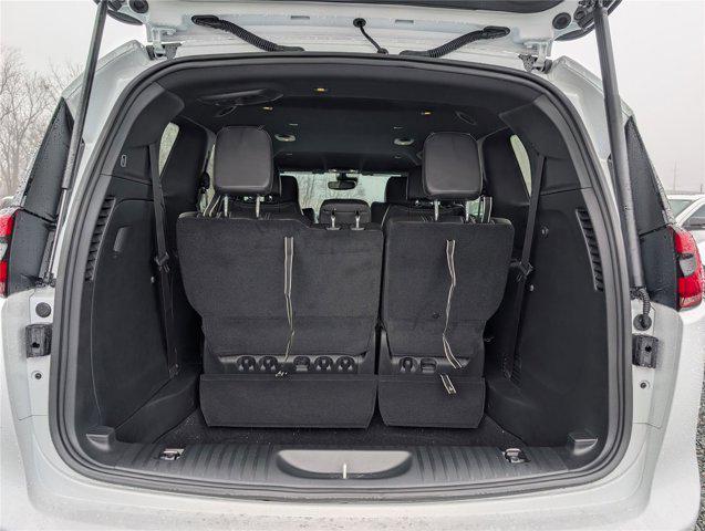 2026 Chrysler Pacifica Select AWD