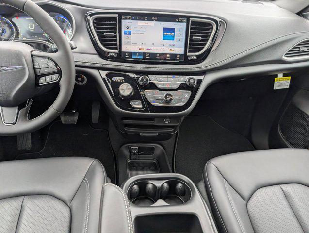 2026 Chrysler Pacifica Select AWD