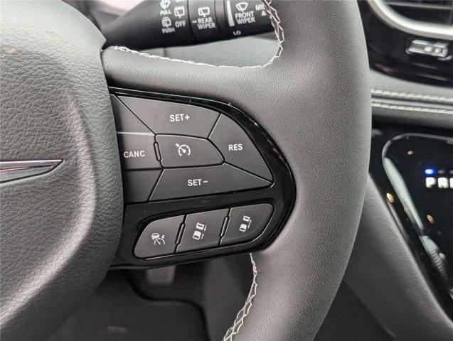 2026 Chrysler Pacifica Select AWD