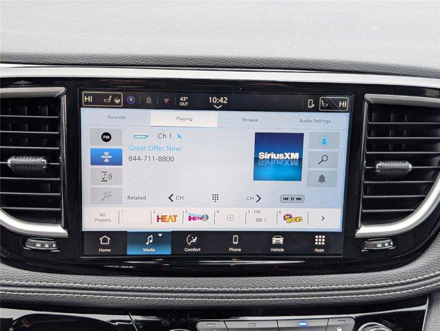 2026 Chrysler Pacifica Select AWD