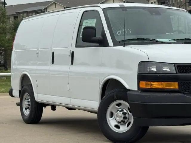 2026 Chevrolet Express Cargo Van 2500 Regular Wheelbase, WT, RWD