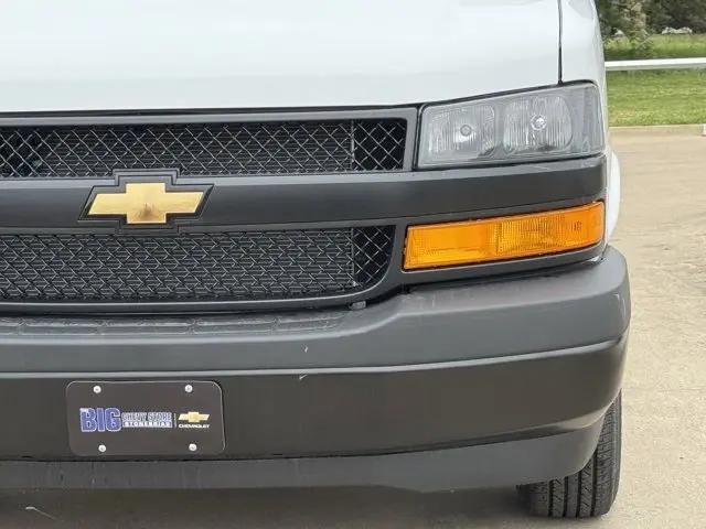 2026 Chevrolet Express Cargo Van 2500 Regular Wheelbase, WT, RWD
