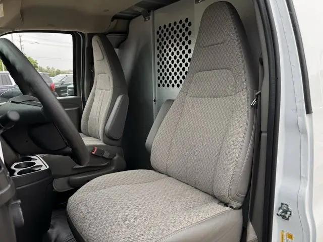 2026 Chevrolet Express Cargo Van 2500 Regular Wheelbase, WT, RWD