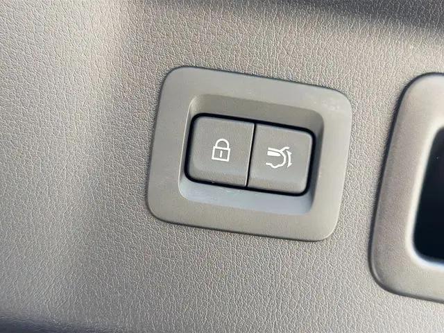 2026 Mazda X-90 3.3 Turbo Select