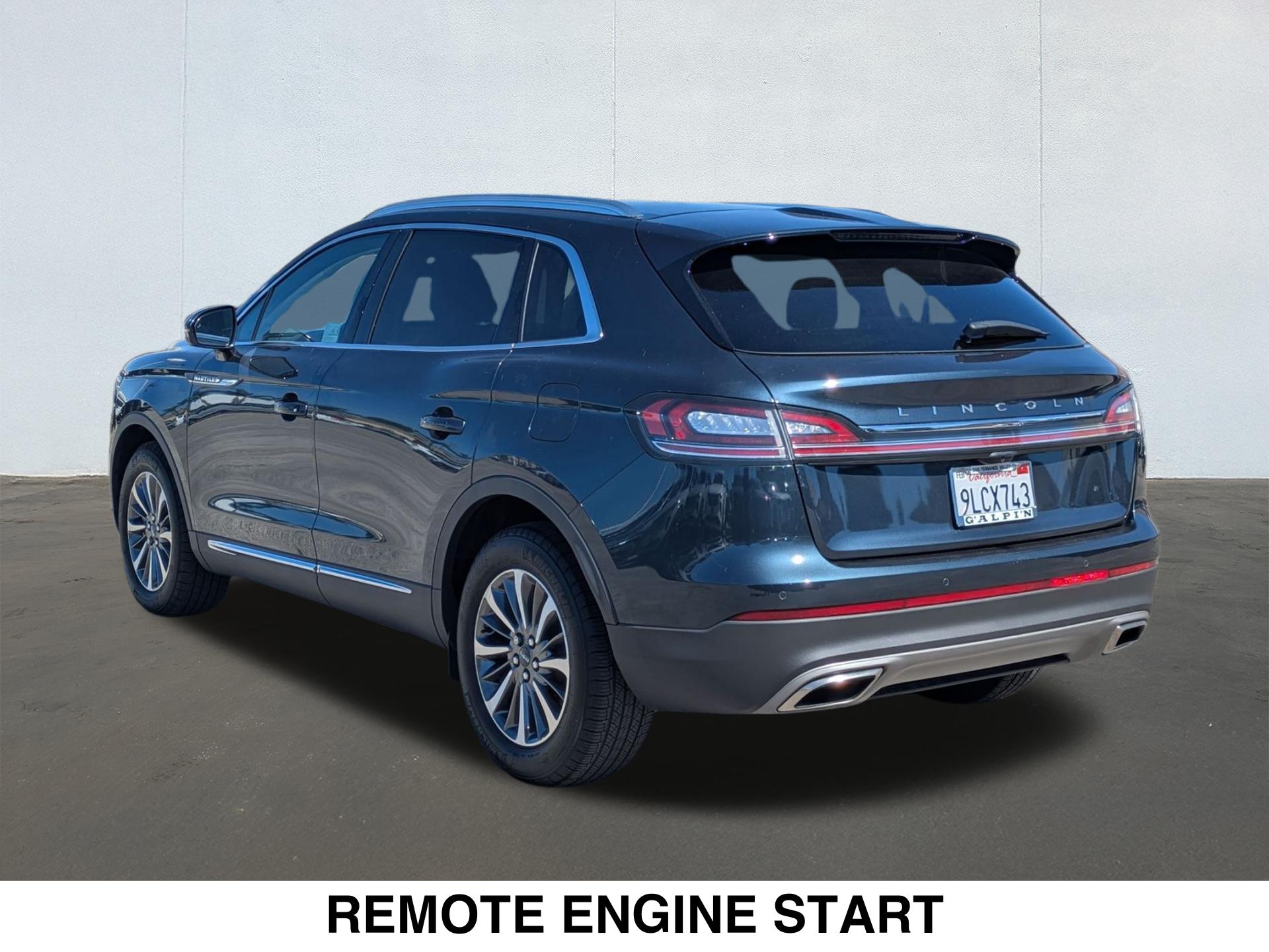 View vehicle photo 3