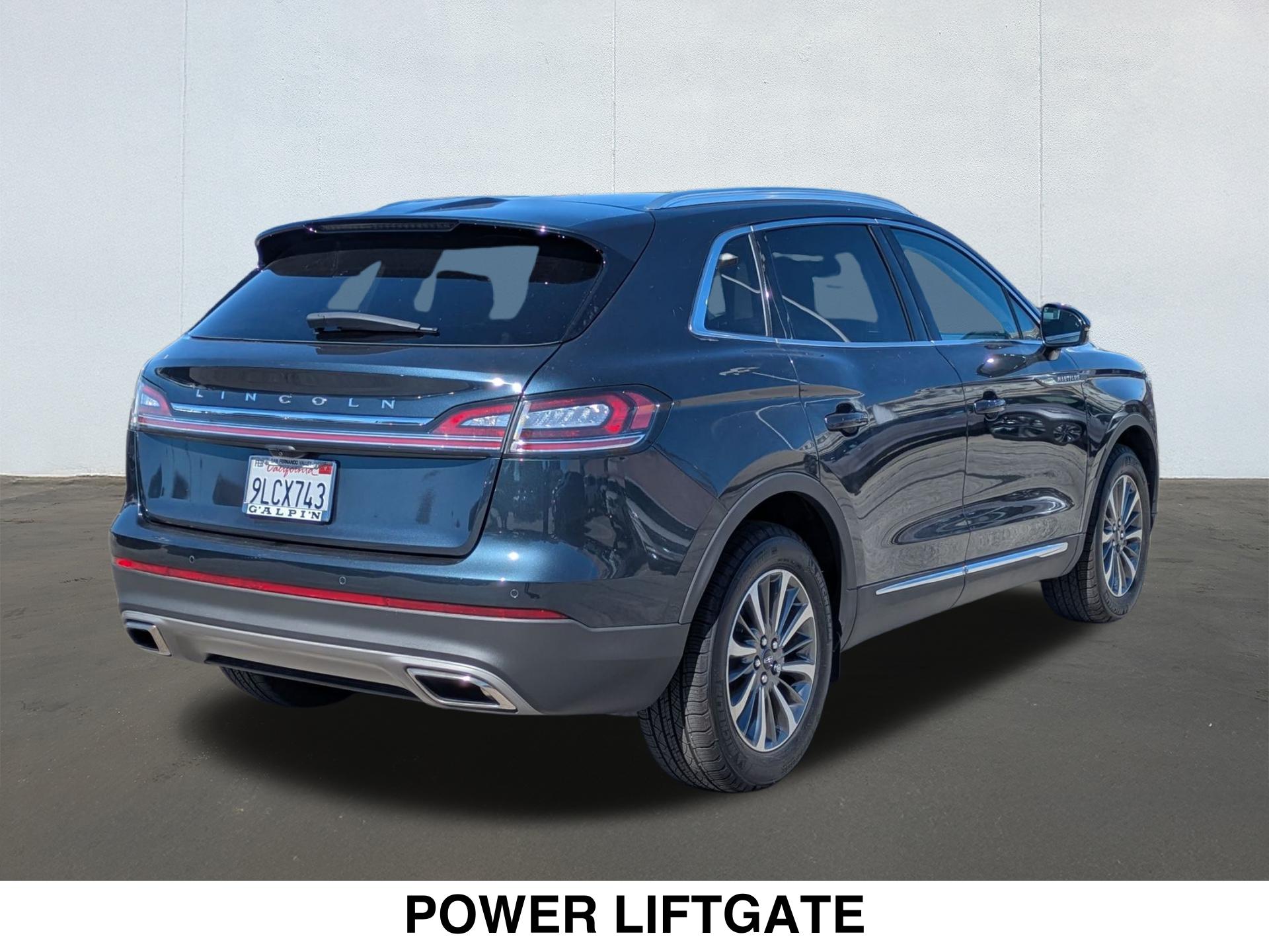 View vehicle photo 5