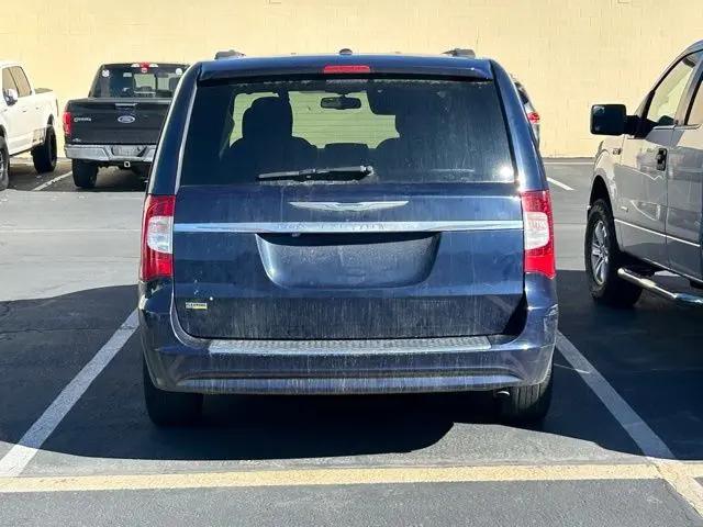 2016 Chrysler Town & Country Touring