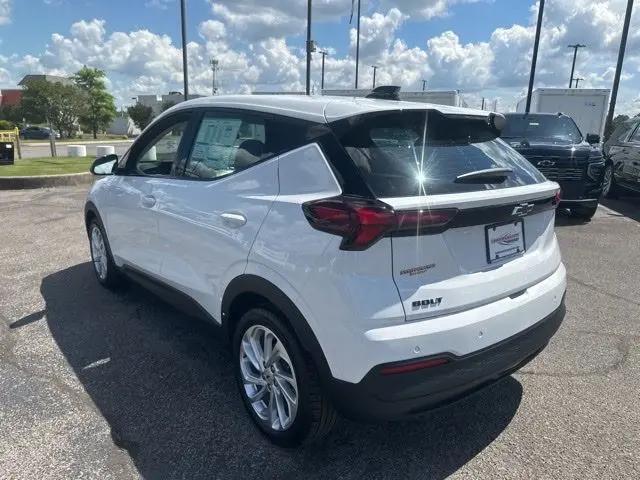 2027 Chevrolet Bolt LT FWD