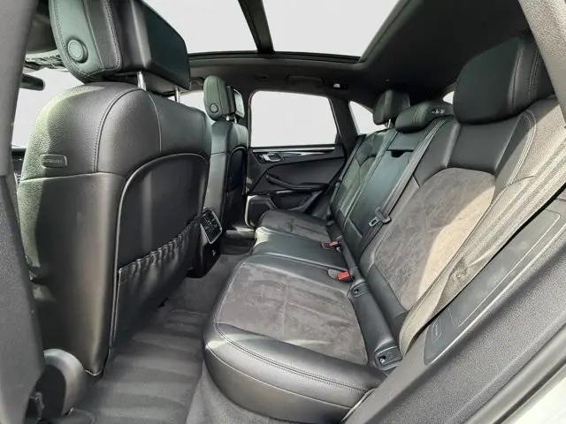 2021 Porsche Macan Macan