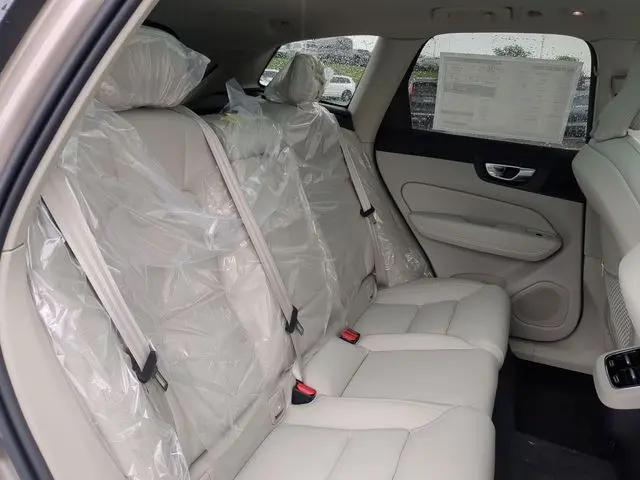 2026 Volvo XC60 B5 Ultra