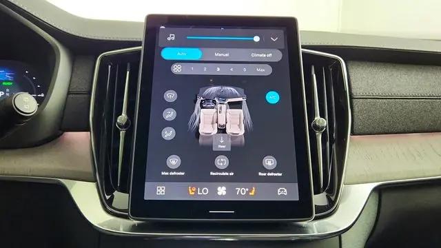 2026 Volvo XC90 Plug-In Hybrid Ultra, T8 AWD, Electric/Gasoline, Bright, 7 Seats