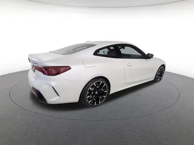 2025 BMW M4 M440i