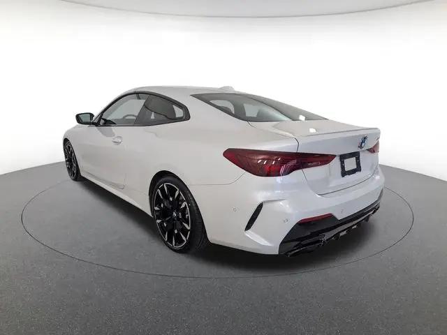2025 BMW M4 M440i