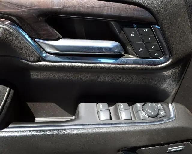 2022 Chevrolet Silverado 1500 4WD Crew Cab Short Bed LTZ